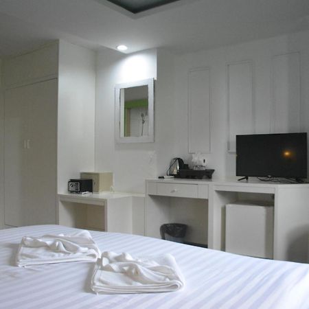 Chilli Salza Patong Hotel Екстериор снимка