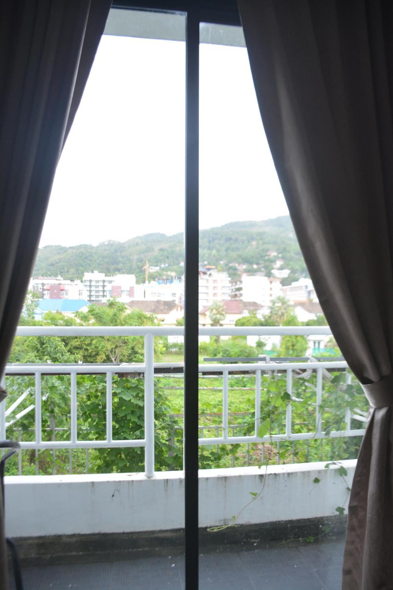 Chilli Salza Patong Hotel Екстериор снимка