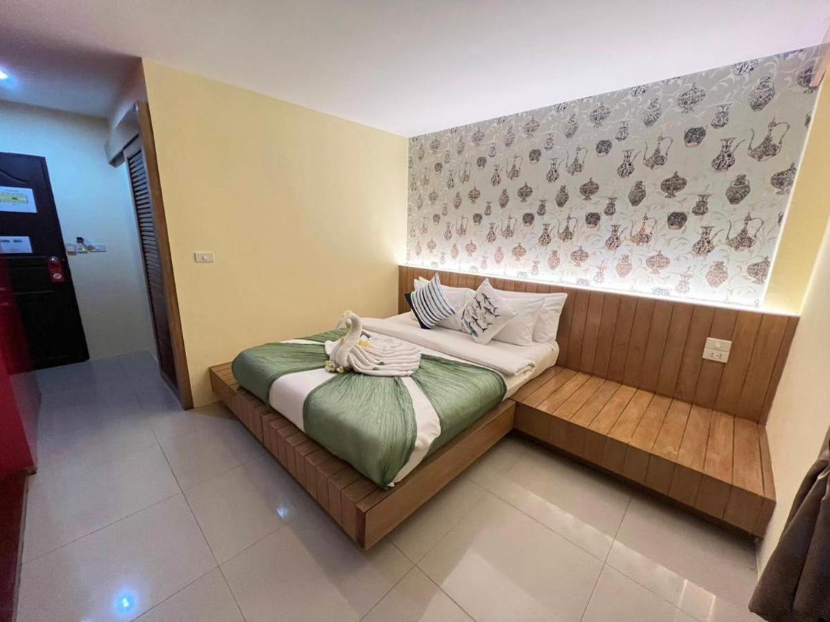 Chilli Salza Patong Hotel Екстериор снимка