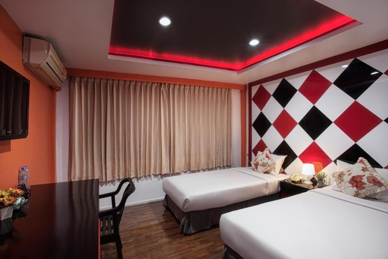 Chilli Salza Patong Hotel Екстериор снимка