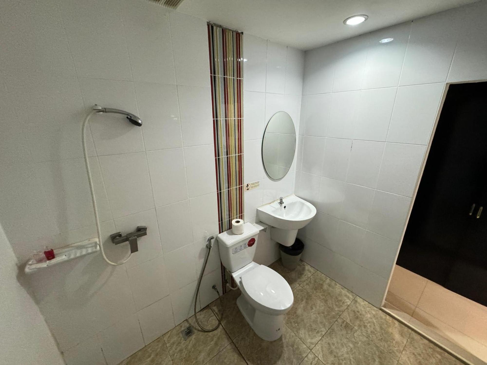 Chilli Salza Patong Hotel Екстериор снимка